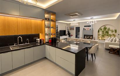 Zekeriyaköy'de Özel Otoparklı Premium 8+2 Akıllı Villa