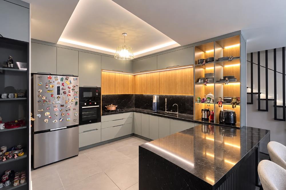 Zekeriyaköy'de Özel Otoparklı Premium 8+2 Akıllı Villa