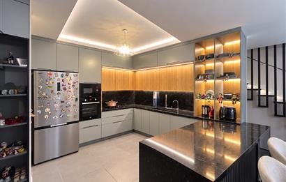 Zekeriyaköy'de Özel Otoparklı Premium 8+2 Akıllı Villa
