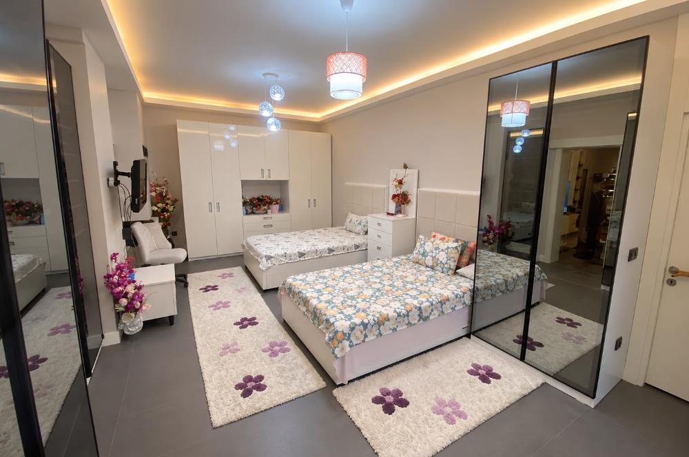Zekeriyaköy'de Özel Otoparklı Premium 8+2 Akıllı Villa