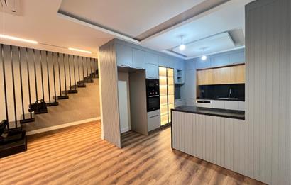 Zekeriyaköy'de 4+1 Satılık |175 M² Net | Kapalı Otoparktan Giriş