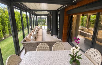 Zekeriyaköy'de Özel Otoparklı Premium 8+2 Akıllı Villa