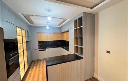 Zekeriyaköy'de 4+1 Satılık |175 M² Net | Kapalı Otoparktan Giriş