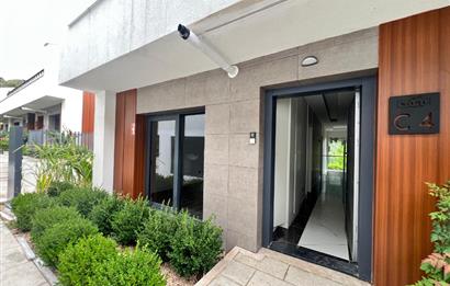 Zekeriyaköy'de 4+1 Satılık |175 M² Net | Kapalı Otoparktan Giriş