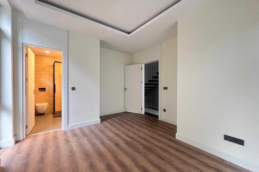 Zekeriyaköy'de 4+1 Satılık |175 M² Net | Kapalı Otoparktan Giriş