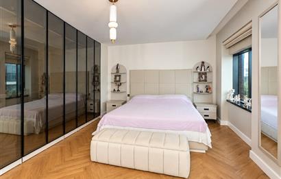 Zekeriyaköy'de Özel Otoparklı Premium 8+2 Akıllı Villa