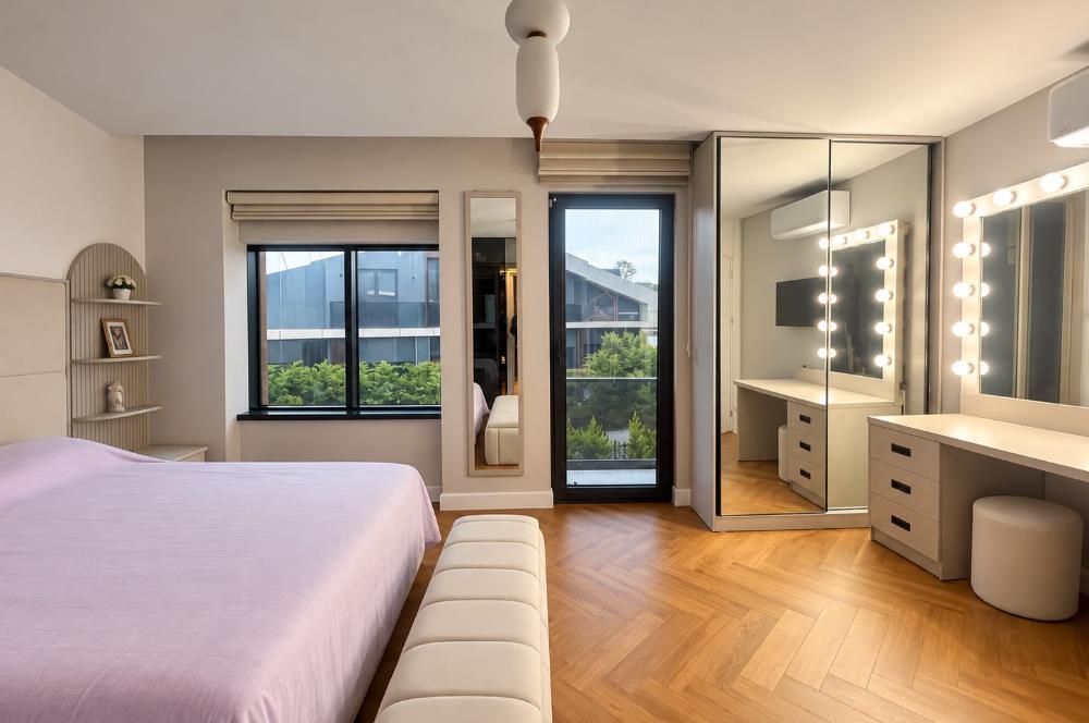 Zekeriyaköy'de Özel Otoparklı Premium 8+2 Akıllı Villa