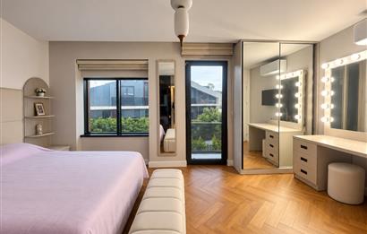 Zekeriyaköy'de Özel Otoparklı Premium 8+2 Akıllı Villa