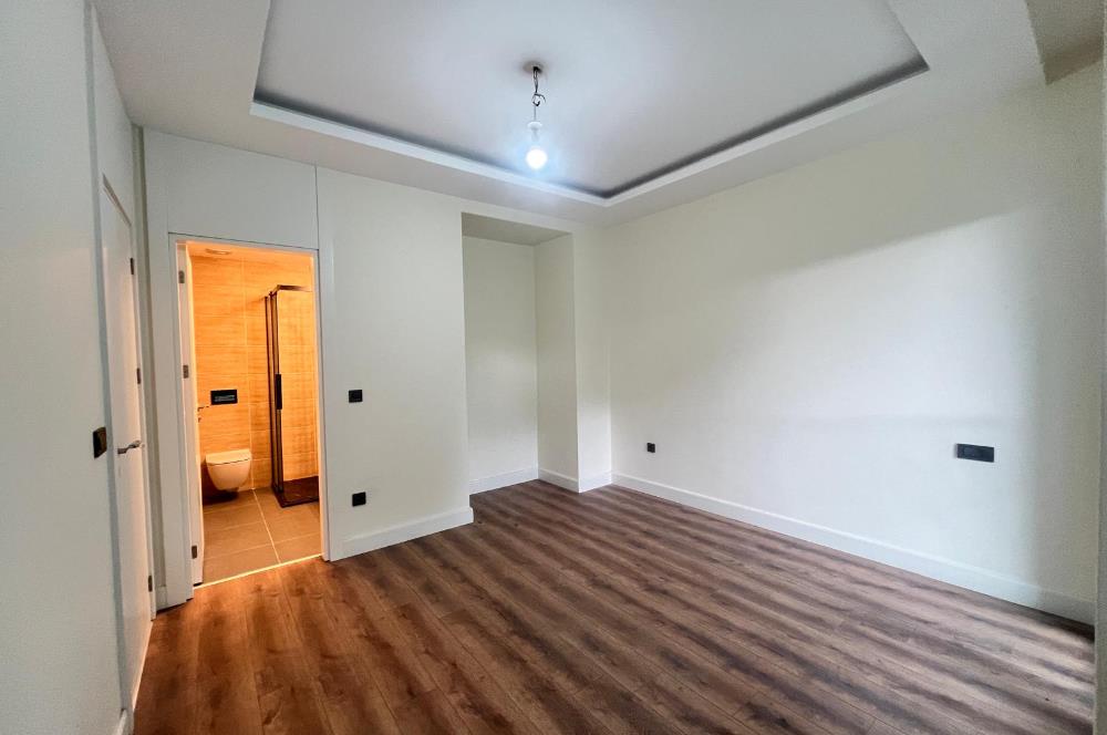 Zekeriyaköy'de 4+1 Satılık |175 M² Net | Kapalı Otoparktan Giriş