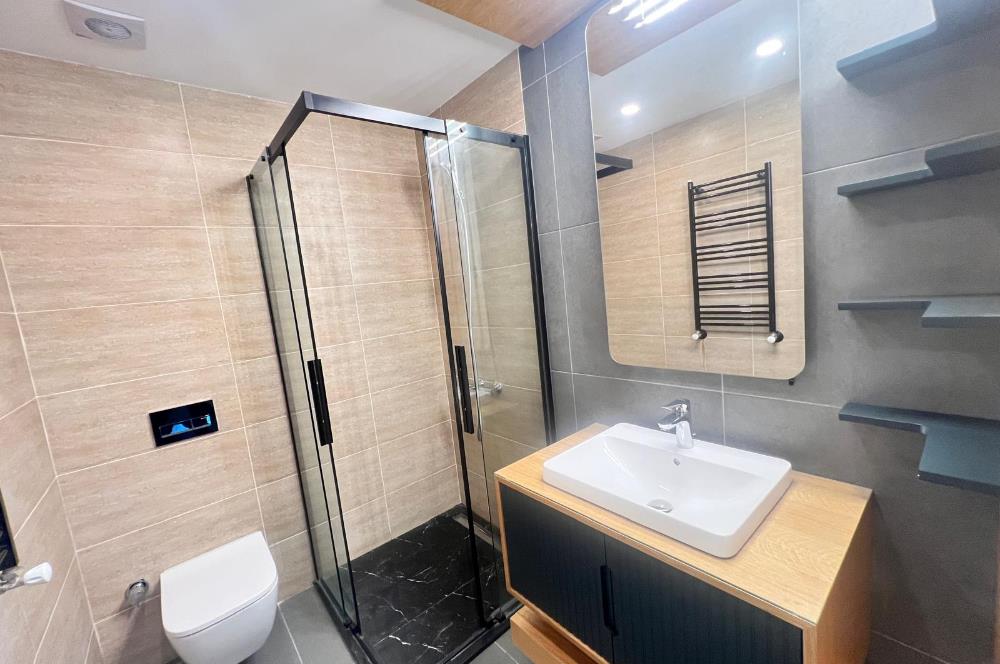 Zekeriyaköy'de 4+1 Satılık |175 M² Net | Kapalı Otoparktan Giriş