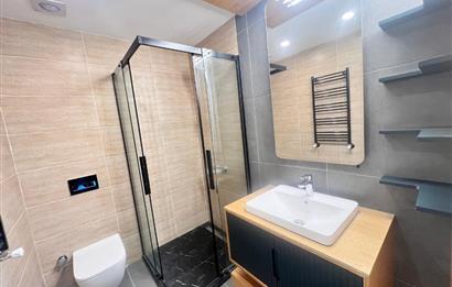 Zekeriyaköy'de 4+1 Satılık |175 M² Net | Kapalı Otoparktan Giriş