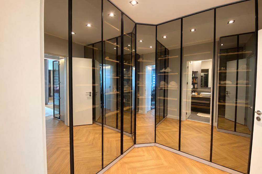 Zekeriyaköy'de Özel Otoparklı Premium 8+2 Akıllı Villa