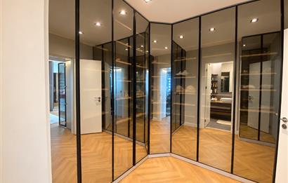 Zekeriyaköy'de Özel Otoparklı Premium 8+2 Akıllı Villa