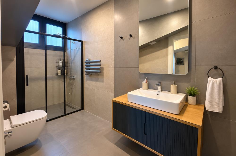 Zekeriyaköy'de Özel Otoparklı Premium 8+2 Akıllı Villa