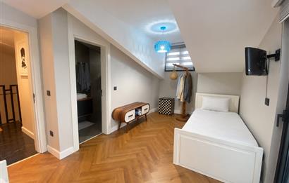 Zekeriyaköy'de Özel Otoparklı Premium 8+2 Akıllı Villa