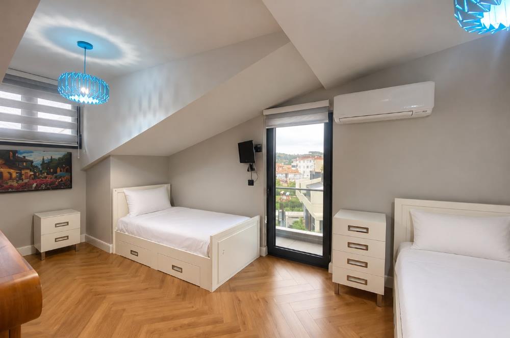 Zekeriyaköy'de Özel Otoparklı Premium 8+2 Akıllı Villa