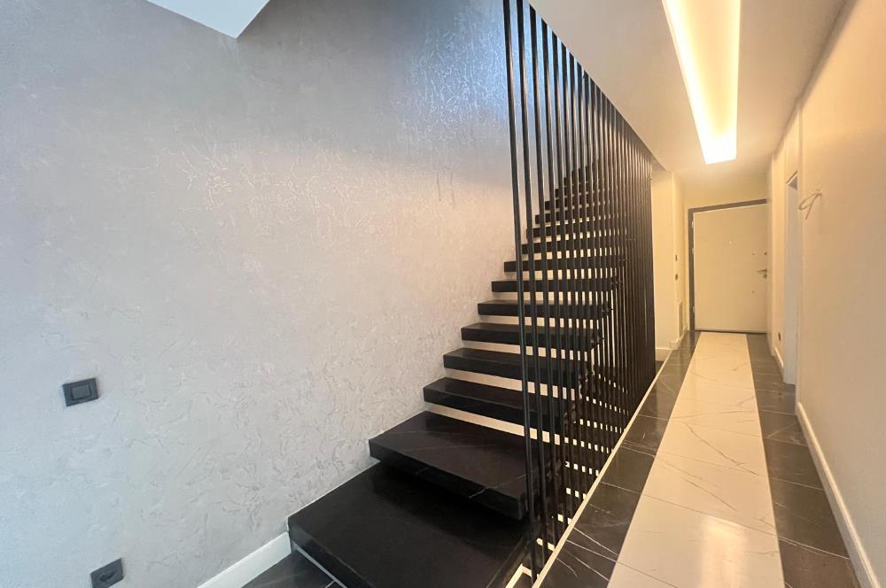 Zekeriyaköy'de 4+1 Satılık |175 M² Net | Kapalı Otoparktan Giriş