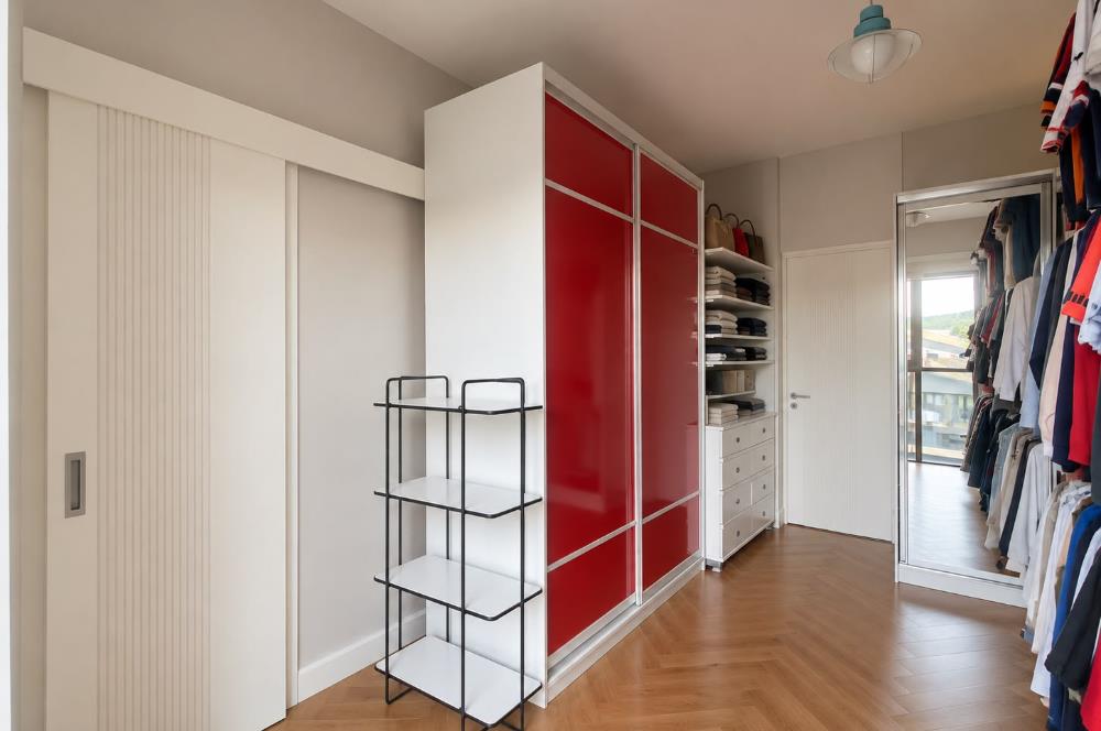 Zekeriyaköy'de Özel Otoparklı Premium 8+2 Akıllı Villa