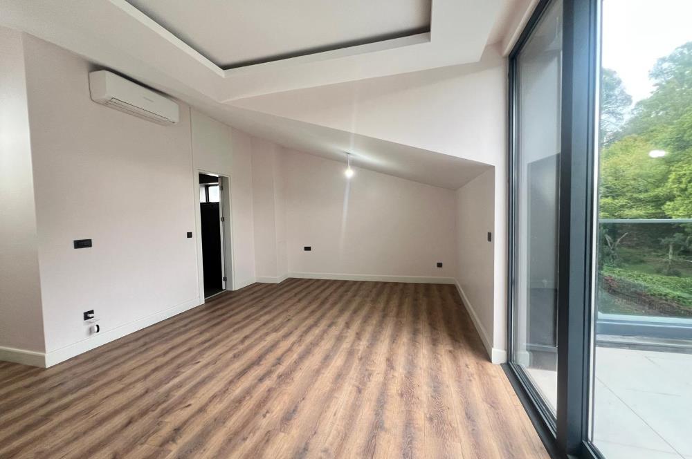 Zekeriyaköy'de 4+1 Satılık |175 M² Net | Kapalı Otoparktan Giriş