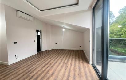Zekeriyaköy'de 4+1 Satılık |175 M² Net | Kapalı Otoparktan Giriş