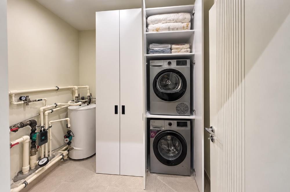 Zekeriyaköy'de Özel Otoparklı Premium 8+2 Akıllı Villa