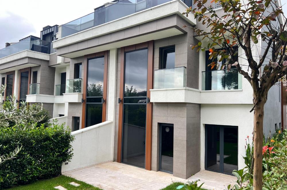 Zekeriyaköy'de 4+1 Satılık |175 M² Net | Kapalı Otoparktan Giriş