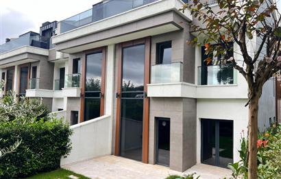 Zekeriyaköy'de 4+1 Satılık |175 M² Net | Kapalı Otoparktan Giriş