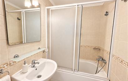 Site İçerisinde Satılık 2+1 Bahçe Katı Daire