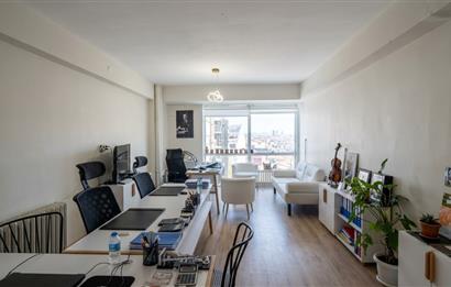 Anıthan 3.Katta Köşe Konumlu, Cadde Cepheli 40 m² Prestijli Ofis