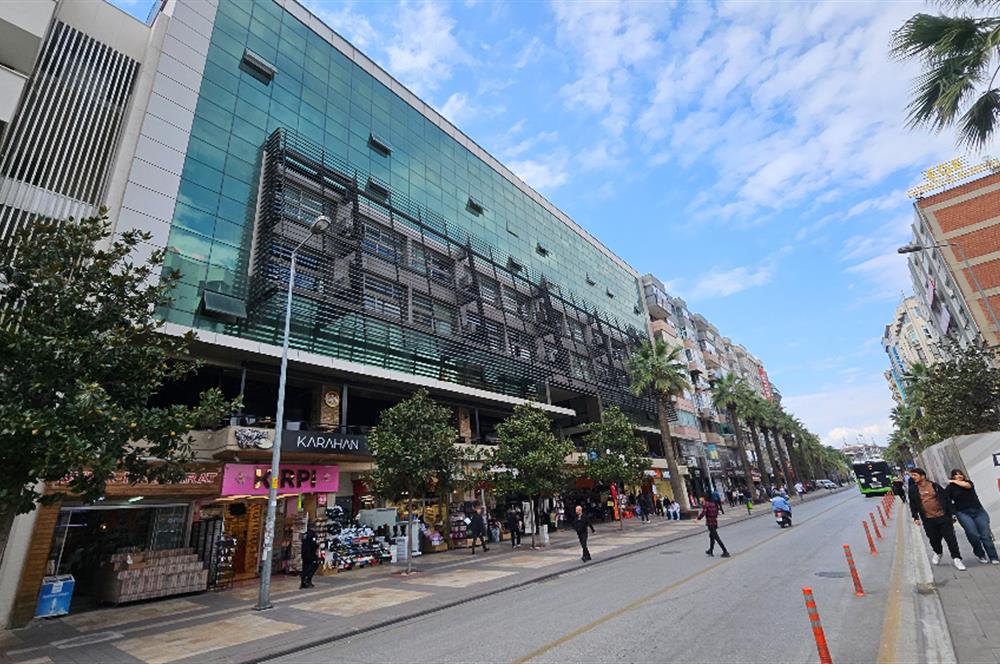 Anıthan 3.Katta Köşe Konumlu, Cadde Cepheli 40 m² Prestijli Ofis