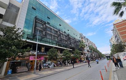 Anıthan 3.Katta Köşe Konumlu, Cadde Cepheli 40 m² Prestijli Ofis