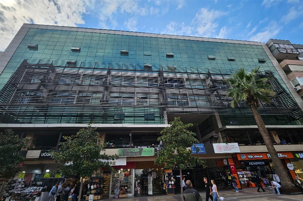 Anıthan 3.Katta Köşe Konumlu, Cadde Cepheli 40 m² Prestijli Ofis