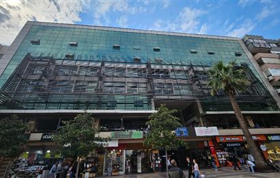 Anıthan 3.Katta Köşe Konumlu, Cadde Cepheli 40 m² Prestijli Ofis