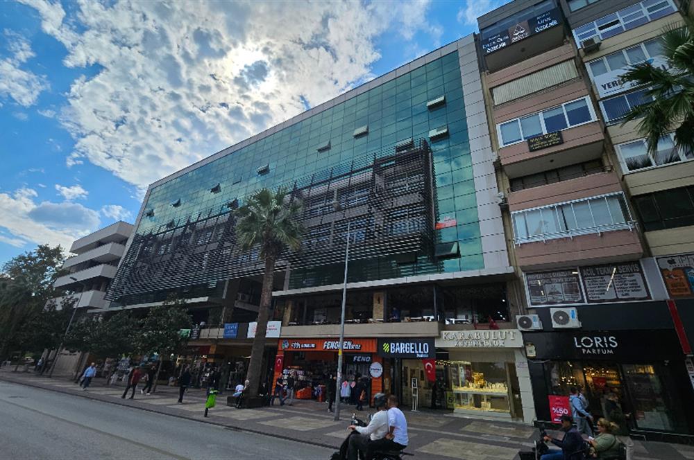 Anıthan 3.Katta Köşe Konumlu, Cadde Cepheli 40 m² Prestijli Ofis
