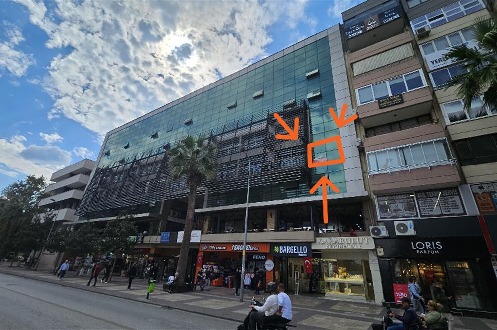 Anıthan 3.Katta Köşe Konumlu, Cadde Cepheli 40 m² Prestijli Ofis