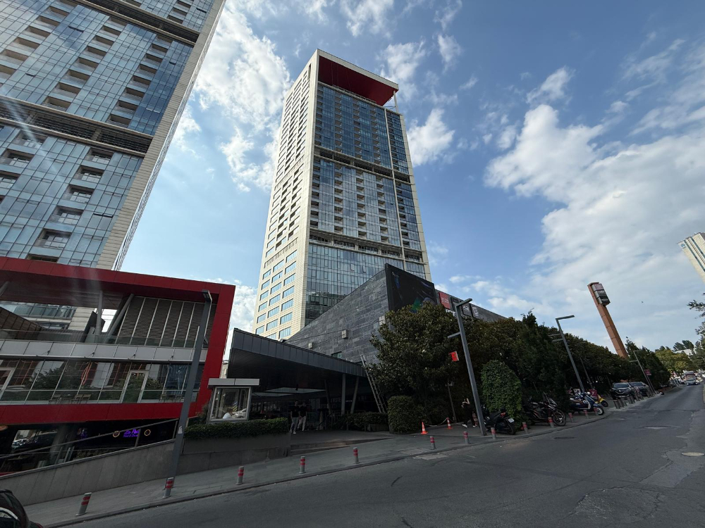 42 Maslak Kiralık 650m2 Şık Dekorasyonlu Mobilyalı KDV'li Ofis