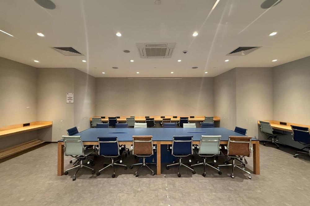 42 Maslak Kiralık 650m2 Şık Dekorasyonlu Mobilyalı KDV'li Ofis