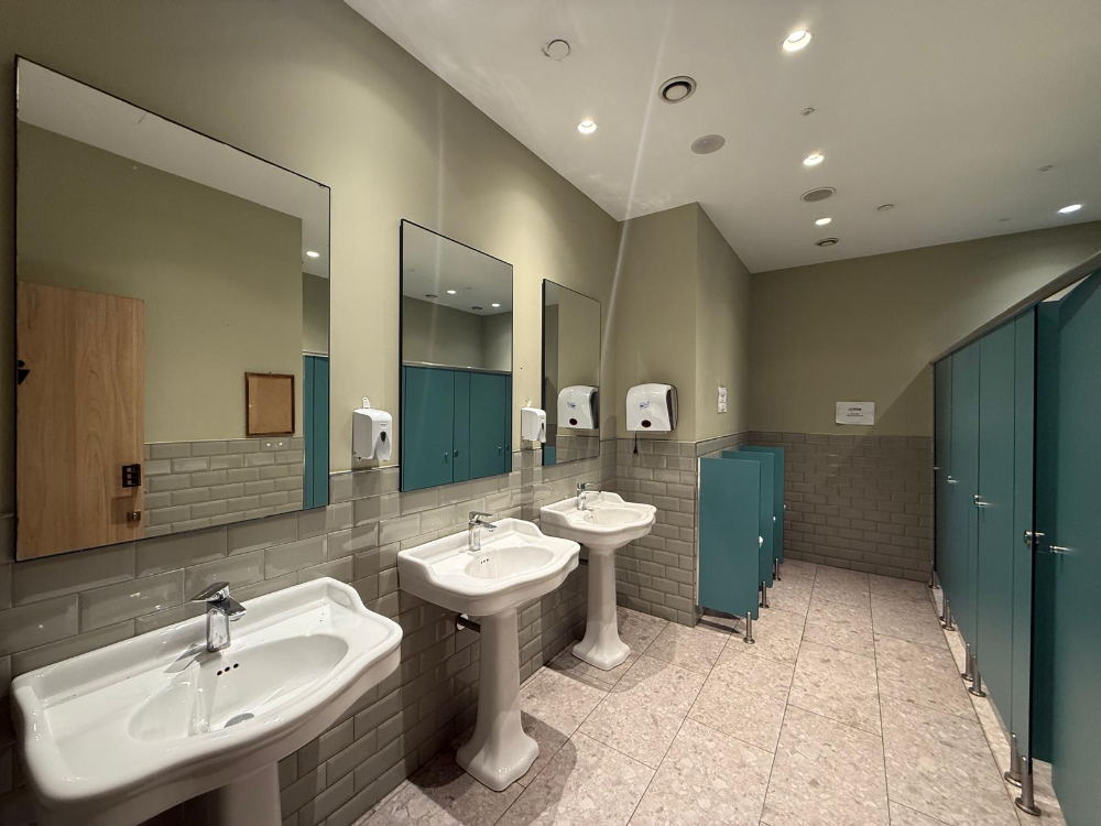 42 Maslak Kiralık 650m2 Şık Dekorasyonlu Mobilyalı KDV'li Ofis