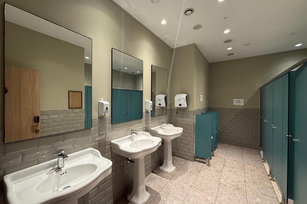 42 Maslak Kiralık 650m2 Şık Dekorasyonlu Mobilyalı KDV'li Ofis