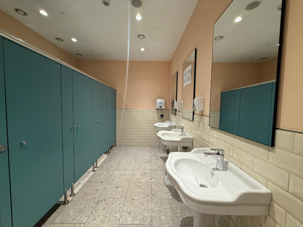 42 Maslak Kiralık 650m2 Şık Dekorasyonlu Mobilyalı KDV'li Ofis