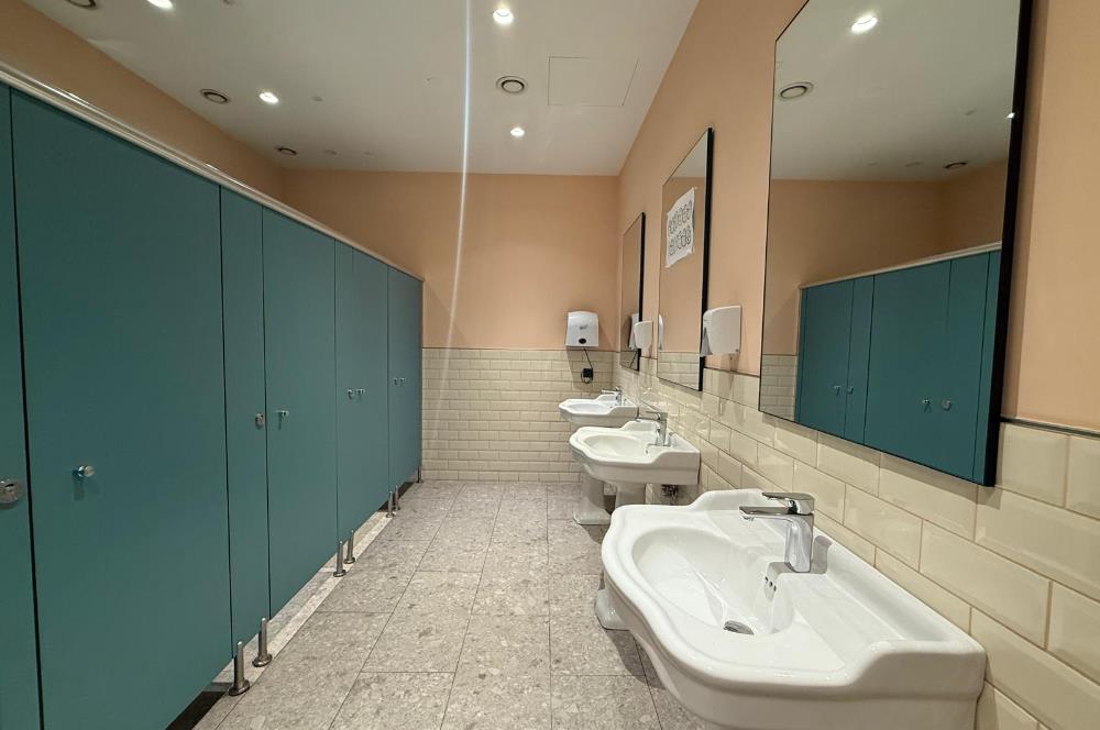 42 Maslak Kiralık 650m2 Şık Dekorasyonlu Mobilyalı KDV'li Ofis
