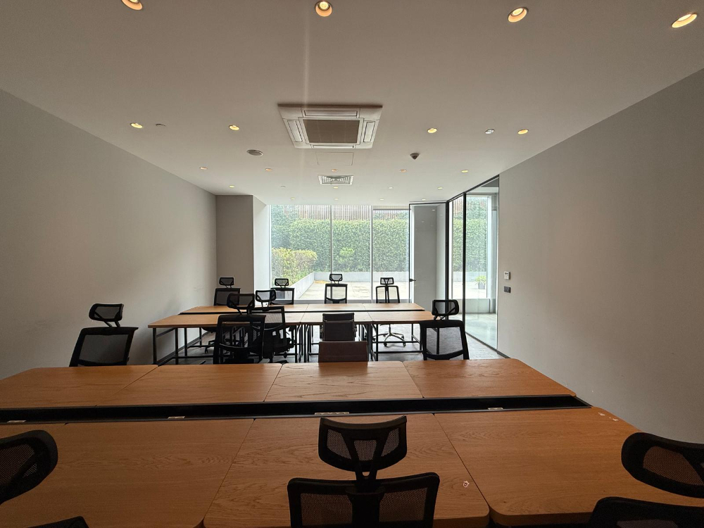 42 Maslak Kiralık 650m2 Şık Dekorasyonlu Mobilyalı KDV'li Ofis