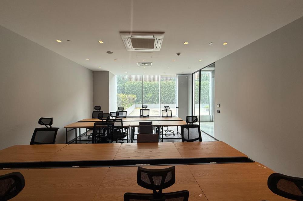 42 Maslak Kiralık 650m2 Şık Dekorasyonlu Mobilyalı KDV'li Ofis