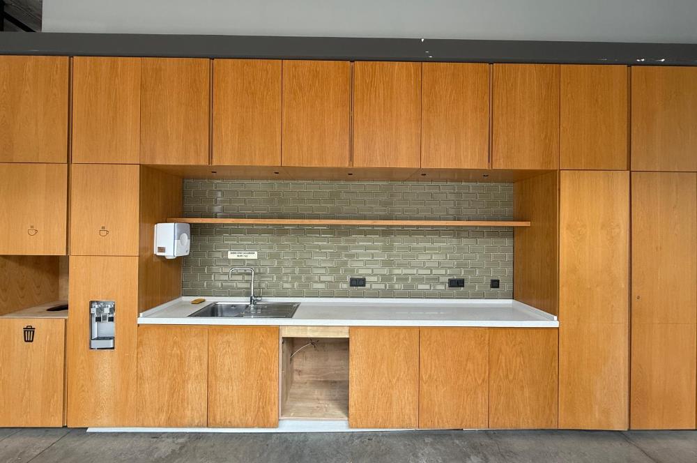 42 Maslak Kiralık 650m2 Şık Dekorasyonlu Mobilyalı KDV'li Ofis