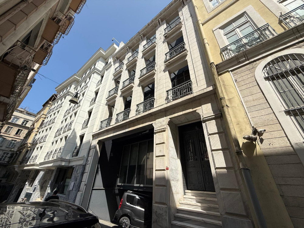 Beyoğlu Pera Kiralık 220m2 KDV Avantajlı Ofis Plaza Katı