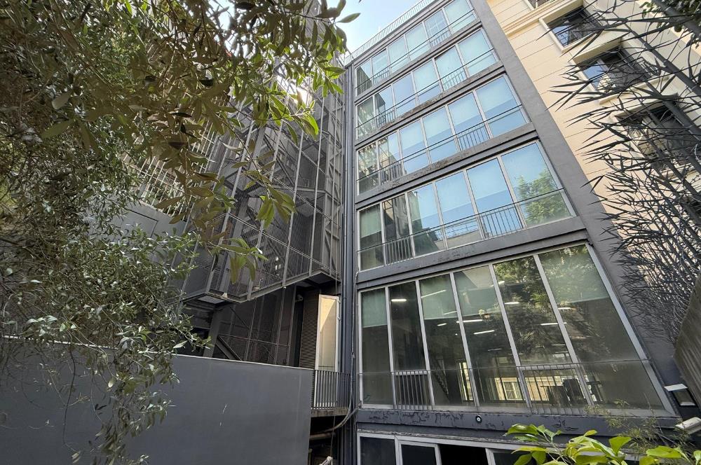 Beyoğlu Pera Kiralık 220m2 KDV Avantajlı Ofis Plaza Katı