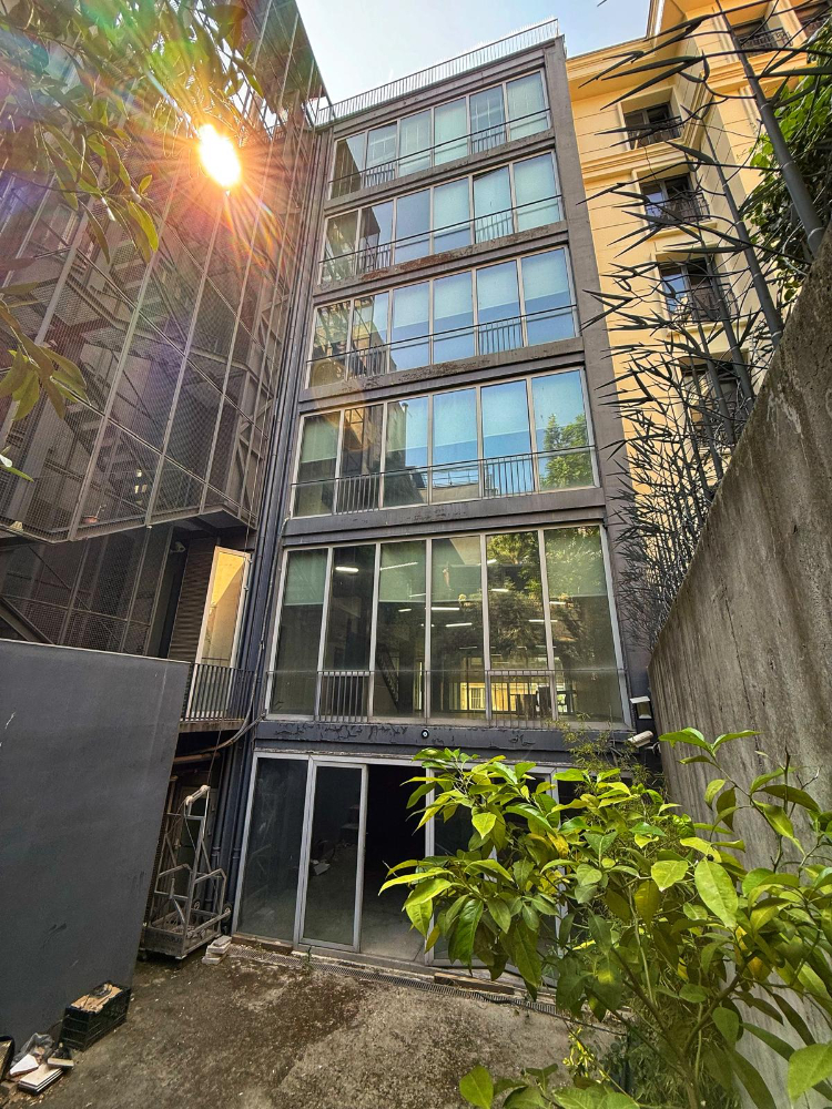 Beyoğlu Pera Kiralık 220m2 KDV Avantajlı Ofis Plaza Katı