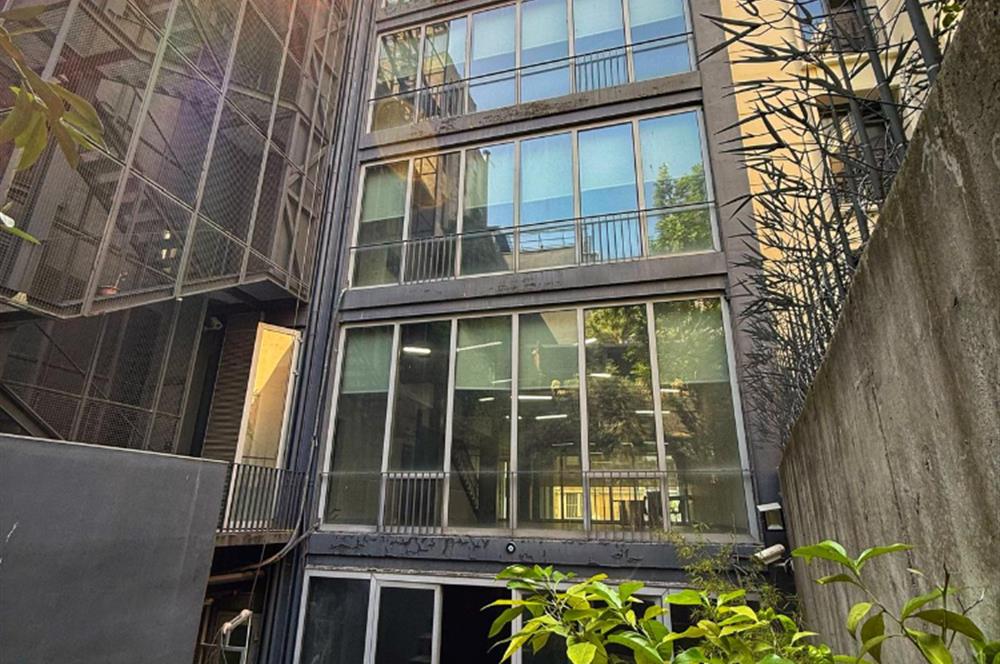Beyoğlu Pera Kiralık 220m2 KDV Avantajlı Ofis Plaza Katı