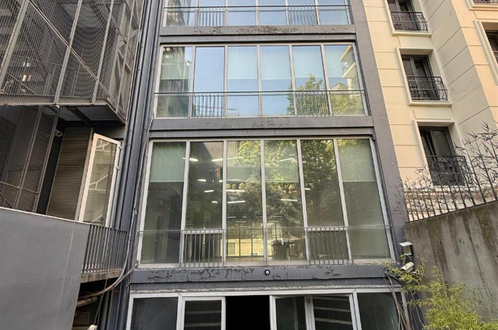 Beyoğlu Pera Kiralık 220m2 KDV Avantajlı Ofis Plaza Katı