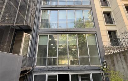 Beyoğlu Pera Kiralık 220m2 KDV Avantajlı Ofis Plaza Katı